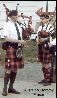 Saxophonistinnen und Dudelsackbläser. - Finaly girls wearing kilts, too. -> More on that / Mehr darüber